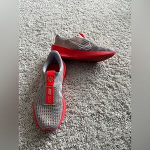 Nike Interact Run EasyOn SE Shoe Slip On Wolf Gray Barely Volt Multicolor